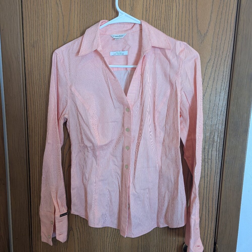 Calvin Klein Fitted Collar Button Down Front Darts Thin Stipe Blouse‎ Women's XS